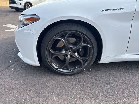 Used 2023 Alfa Romeo Giulia Estrema image 3