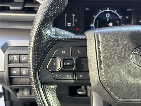 Used 2025 Toyota Tacoma SR5 AWD/4WD image 24