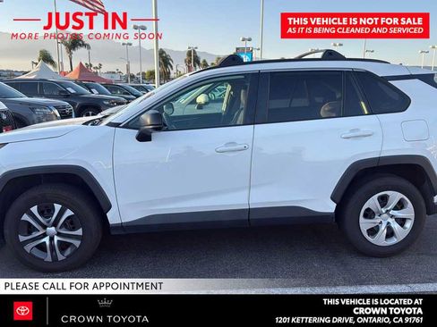 Used 2020 Toyota RAV4 LE w/ Carpet Mat Package AWD/4WD image 2