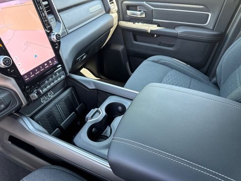 New 2026 RAM 3500 Big Horn AWD/4WD image 32