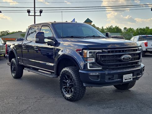 Certified 2022 Ford F350 Lariat w/ Tremor Off-Road Package AWD/4WD image 4