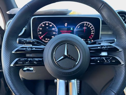 Used 2025 Mercedes-Benz GLC 350e GLC 350e image 29