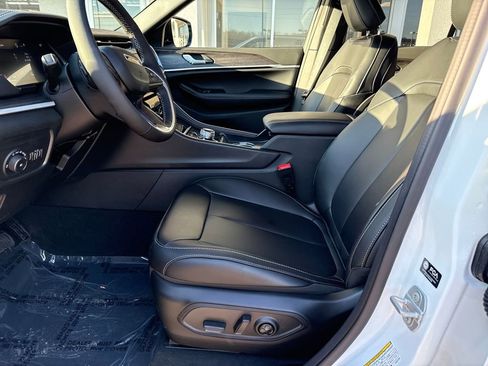 New 2026 Jeep Grand Cherokee Limited w/ Limited Altitude Package image 9