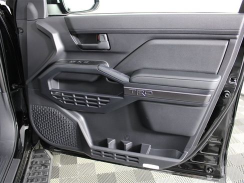 Used 2025 Toyota 4Runner TRD Off-Road image 35