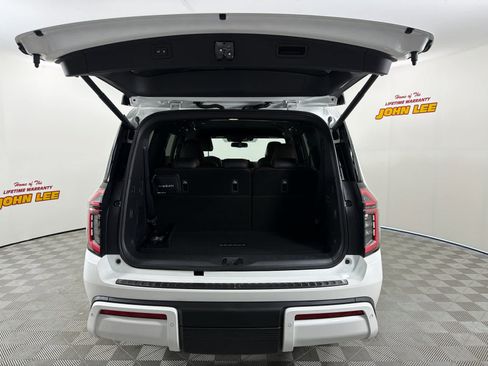 New 2026 Nissan Armada SL w/ Captain's Chari Seat Package AWD/4WD image 5