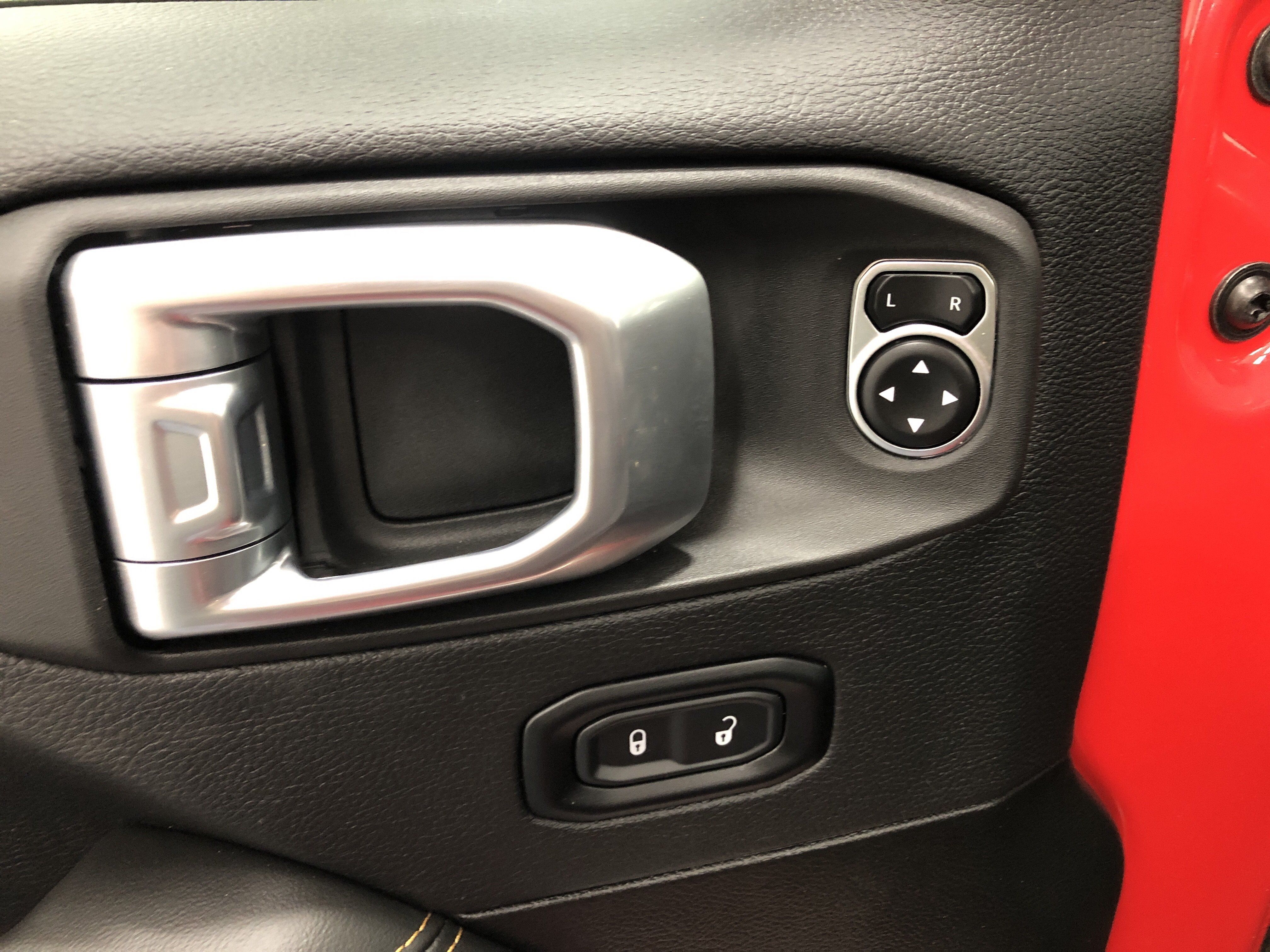 Certified 2024 Jeep Wrangler Unlimited Sahara w/ Technology Group AWD/4WD image 20