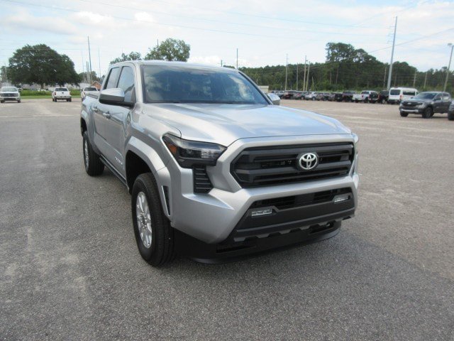 Used 2025 Toyota Tacoma SR5 AWD/4WD image 7