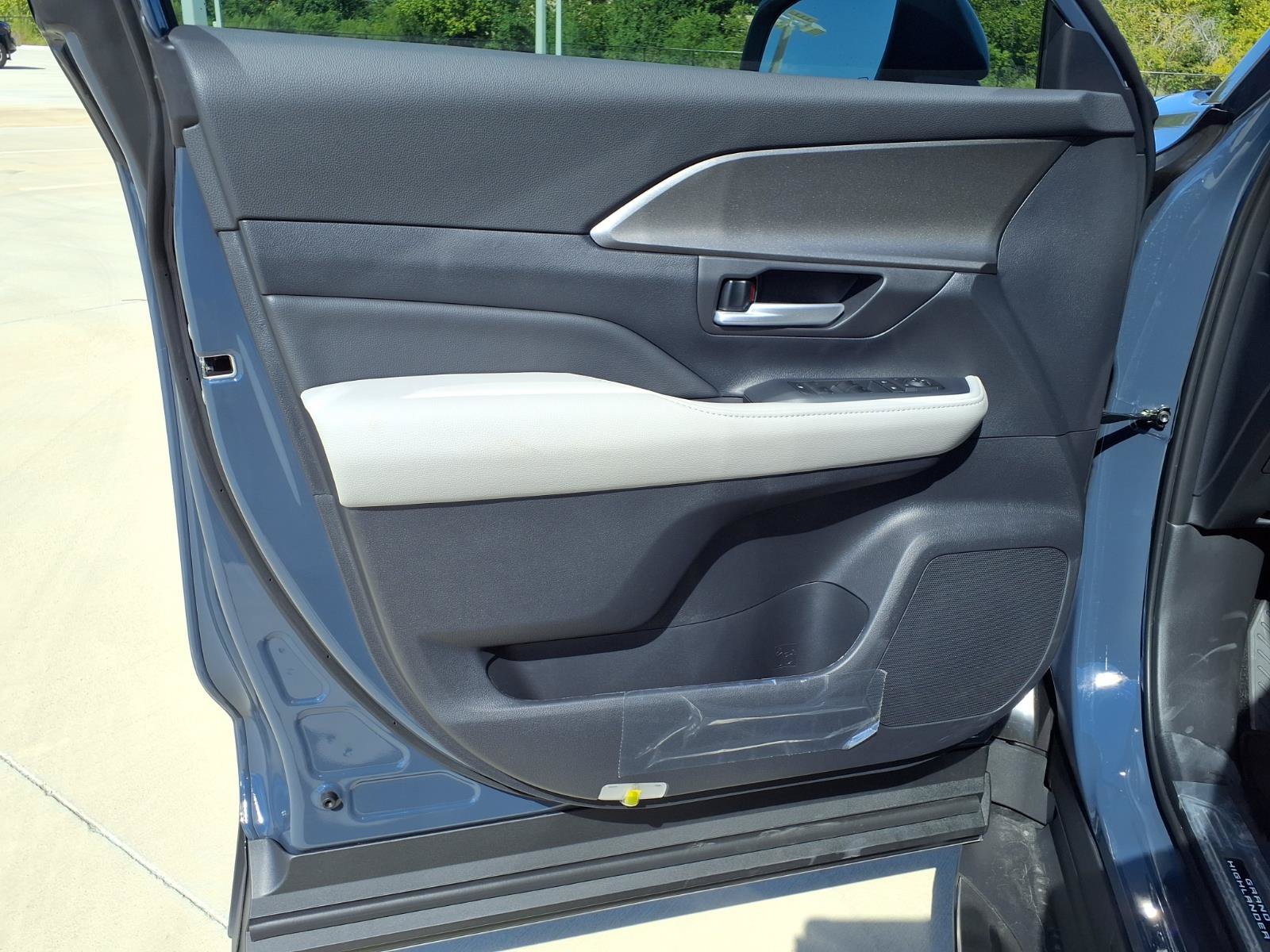 New 2026 Toyota Grand Highlander XLE FWD image 26