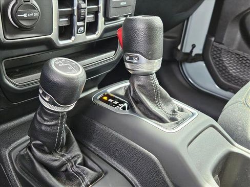 Used 2024 Jeep Wrangler Sport S image 18