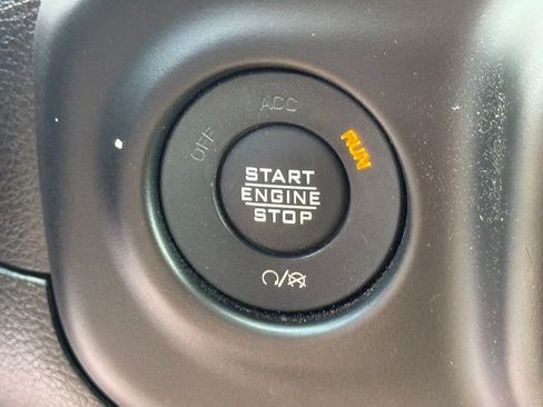 Used 2020 Jeep Wrangler Unlimited Rubicon w/ LED Lighting Group AWD/4WD image 24