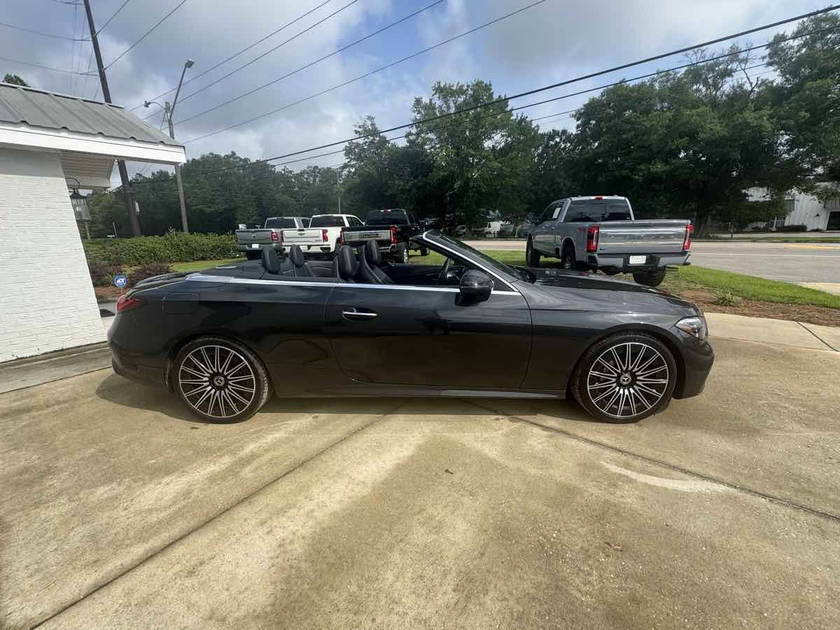 Used 2025 Mercedes-Benz CLE 300 4MATIC Cabriolet w/ Night Package image 5