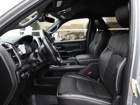 Used 2020 RAM 5500 4x4 Crew Cab image 4