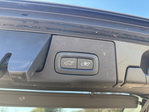 Certified 2023 Volvo XC60 B5 Core w/ Protection Package Premier image 8