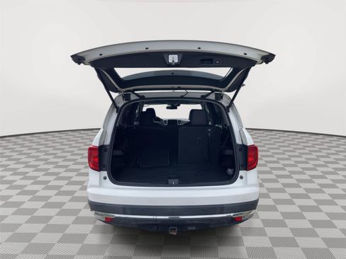 Used 2018 Honda Pilot Touring image 16