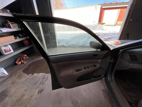 Used 2004 Toyota Camry LE image 21