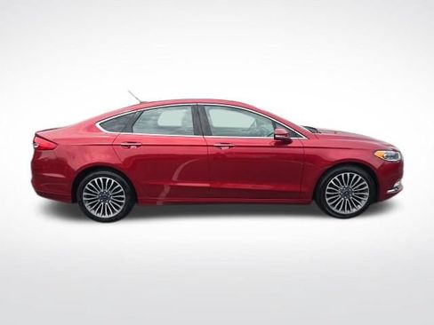 Used 2017 Ford Fusion SE w/ Fusion SE Technology Package FWD image 6
