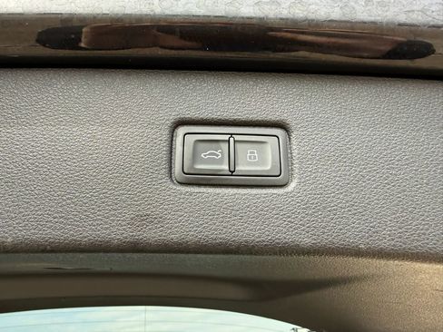 Used 2019 Audi Q7 3.0T Premium Plus image 14