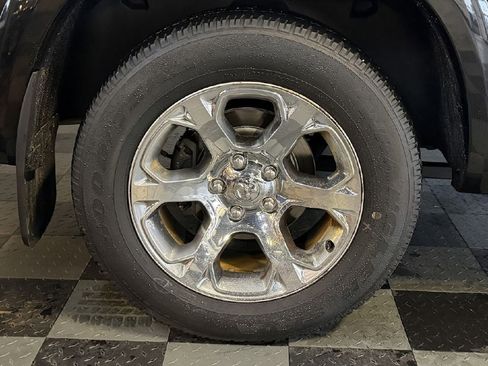 Used 2017 RAM 1500 Laramie AWD/4WD image 29
