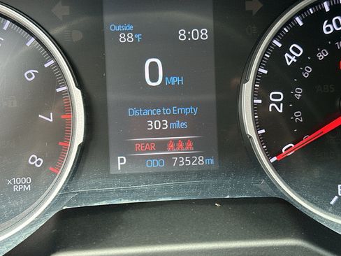 Used 2021 Toyota RAV4 LE FWD image 24