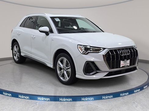 Used 2021 Audi Q3 2.0T Premium Plus w/ Premium Plus Package AWD/4WD image 4