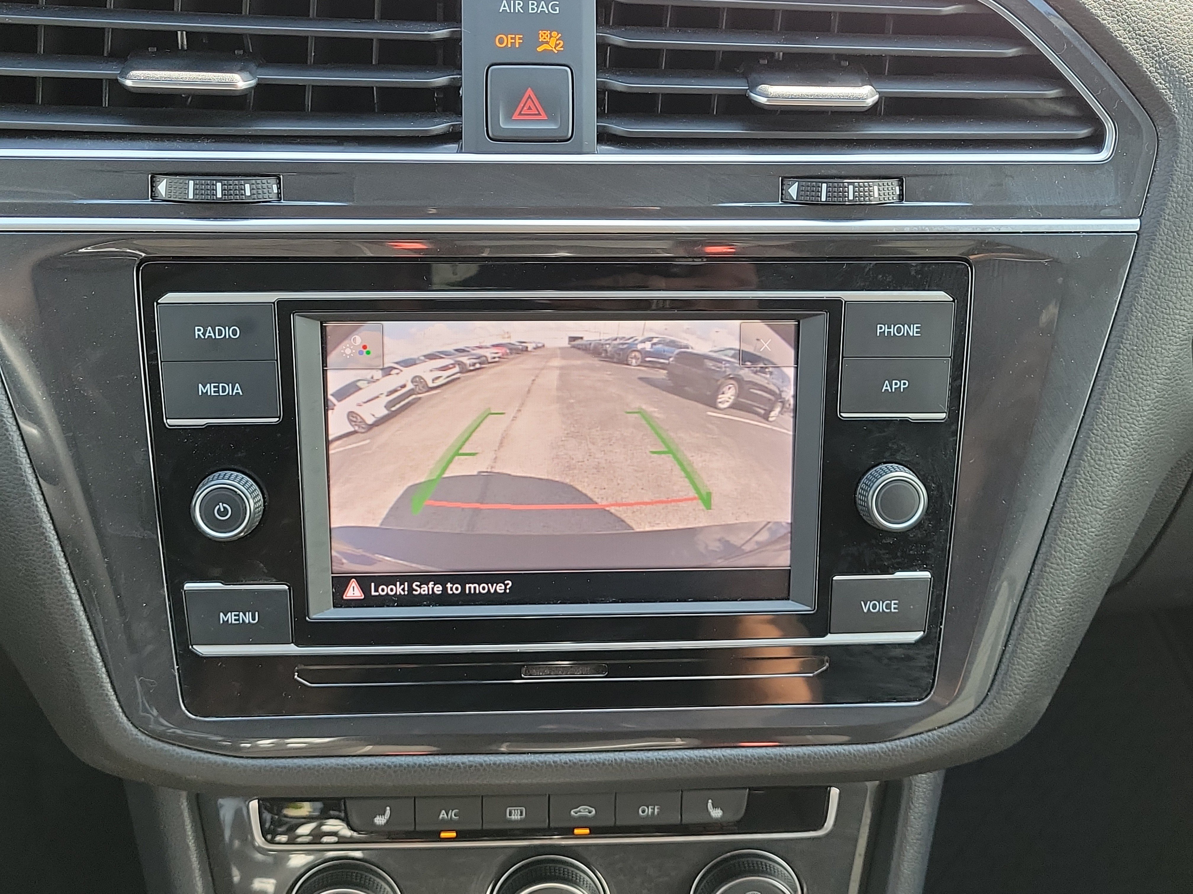 Used 2022 Volkswagen Tiguan S FWD image 31