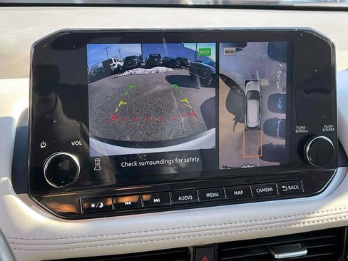 Used 2023 Nissan Rogue SL w/ SL Premium Package image 34