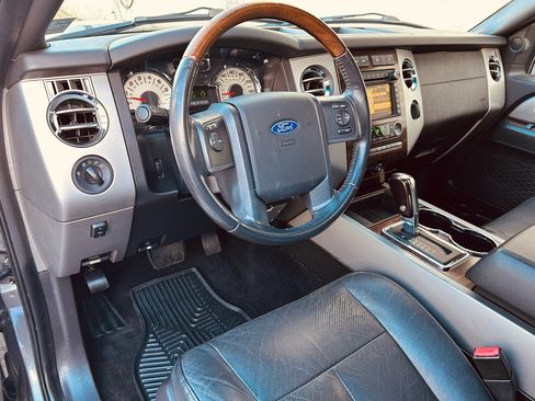 Used 2010 Ford Expedition Limited image 16