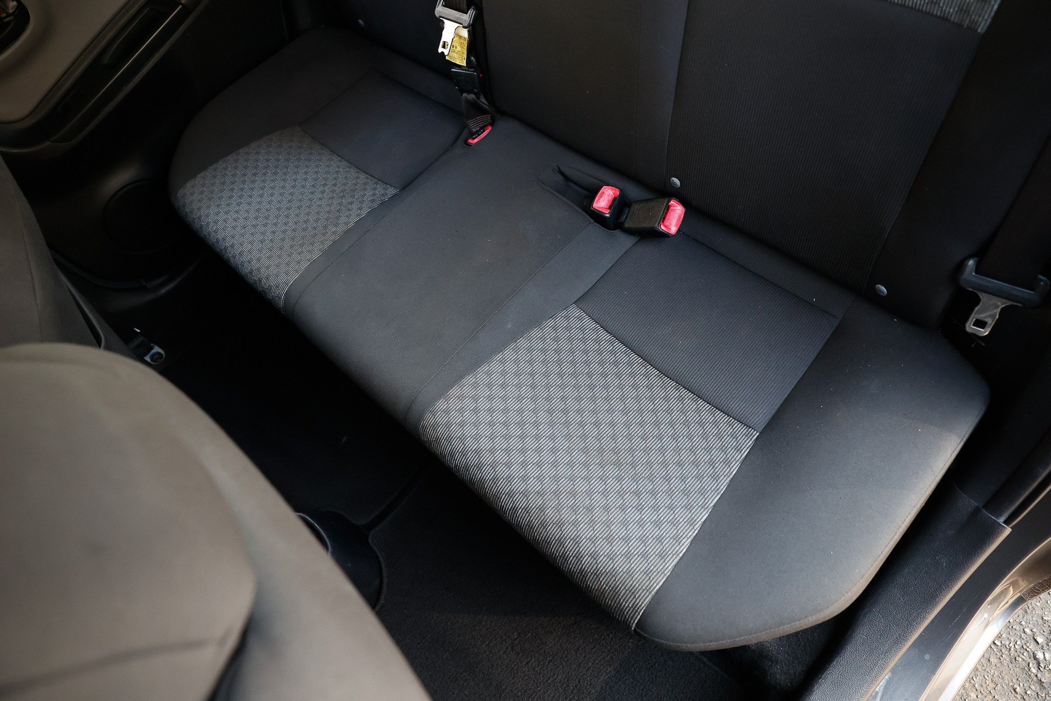 Used 2015 Toyota Yaris L FWD image 10
