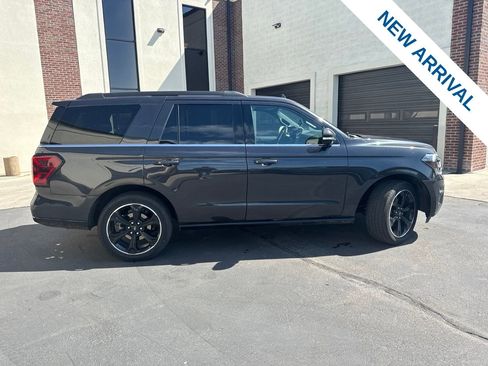 Used 2024 Ford Expedition Limited AWD/4WD image 8