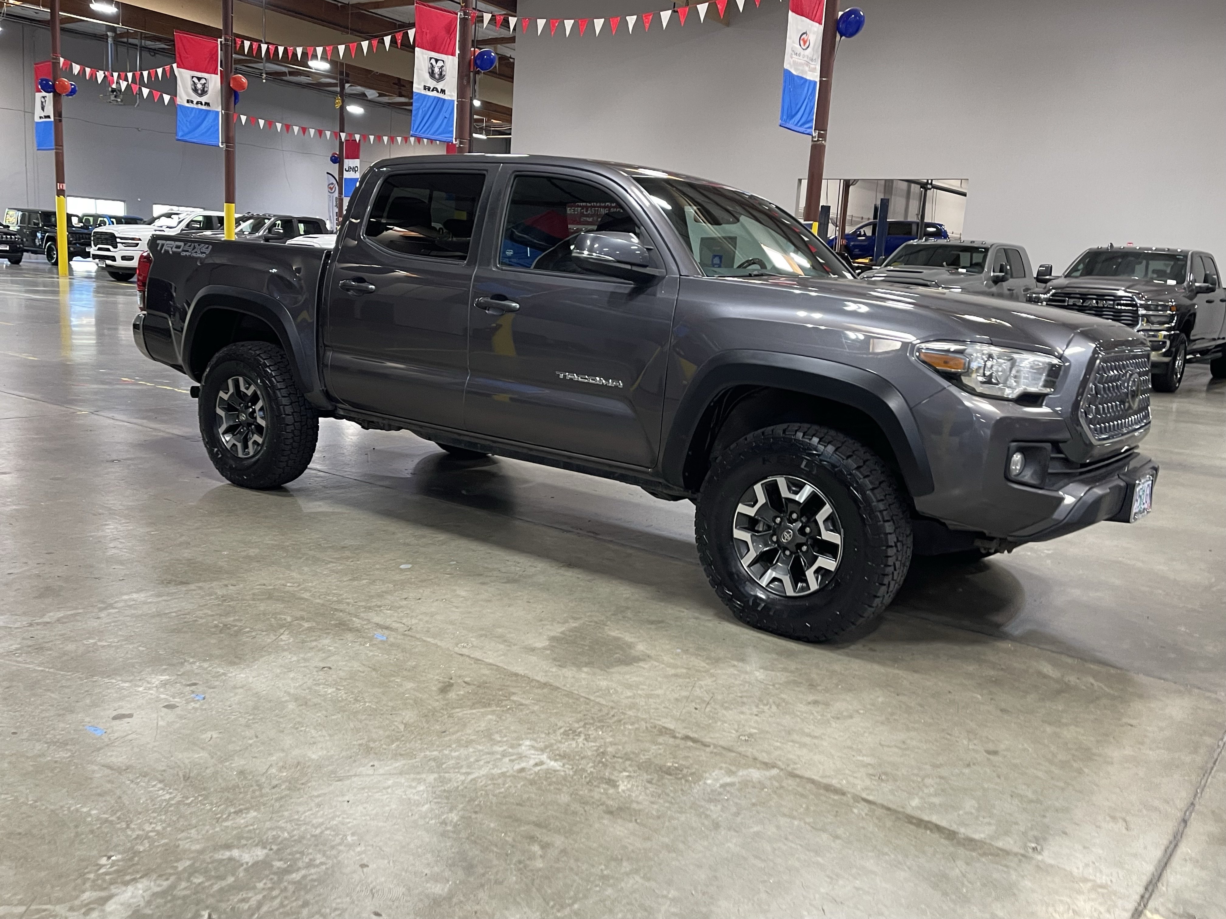 Used 2019 Toyota Tacoma TRD Off-Road AWD/4WD image 7