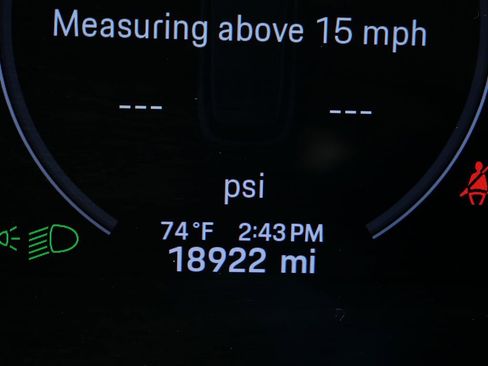 Certified 2024 Porsche Cayenne AWD/4WD image 8