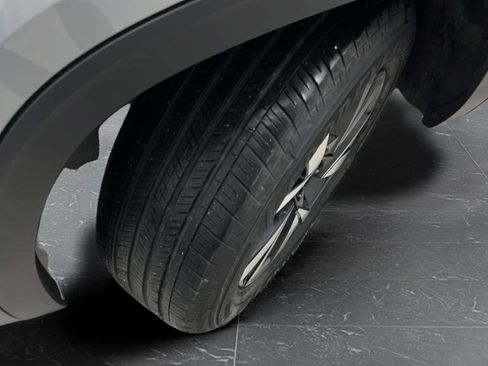 Used 2023 Volkswagen Atlas Cross Sport SE image 36