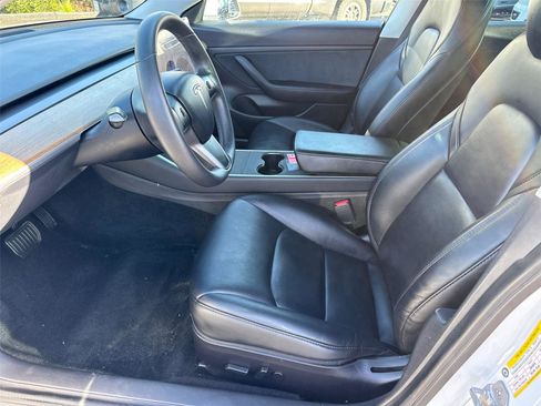 Used 2020 Tesla Model 3 Standard Range Plus image 26