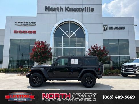 Used 2025 Jeep Wrangler Unlimited Sport AWD/4WD image 2