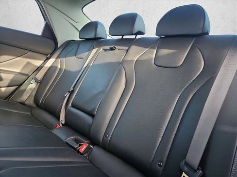 Used 2025 Hyundai Elantra Limited image 15