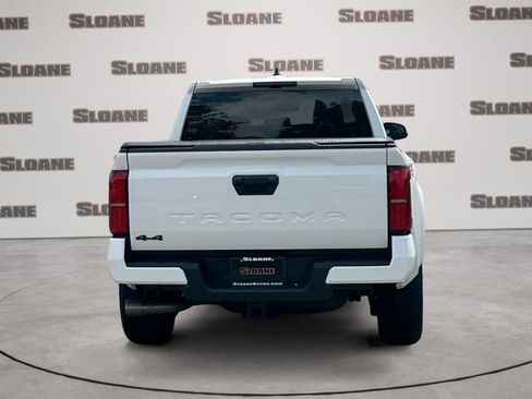 Used 2024 Toyota Tacoma TRD Sport AWD/4WD image 4