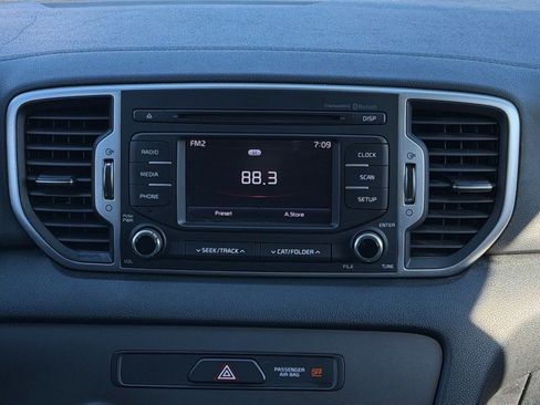 Used 2018 Kia Sportage LX image 16