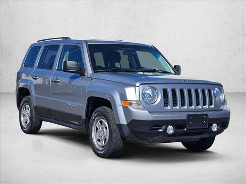 Used 2015 Jeep Patriot Sport w/ Power Value Group AWD/4WD image 3