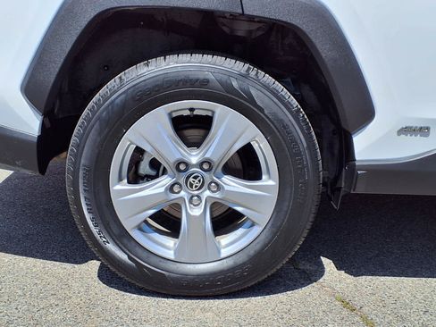 Certified 2025 Toyota RAV4 XLE AWD/4WD image 7