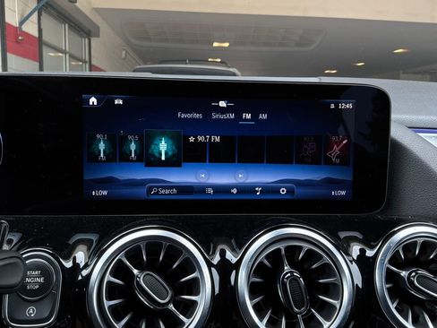 Used 2025 Mercedes-Benz GLA 250 image 37