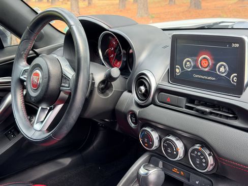 Used 2017 FIAT 124 Spider Abarth RWD image 15