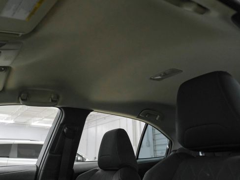 Used 2022 Toyota Corolla LE image 29