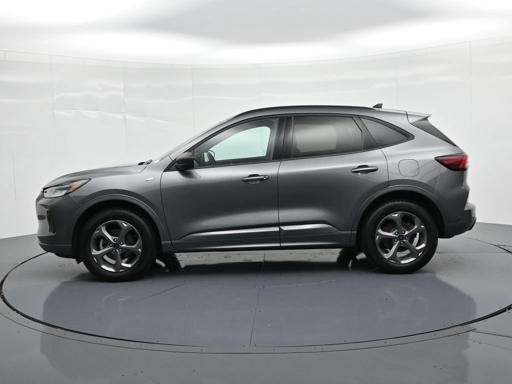 Used 2024 Ford Escape ST-Line w/ Tech Pack #1 AWD/4WD image 9