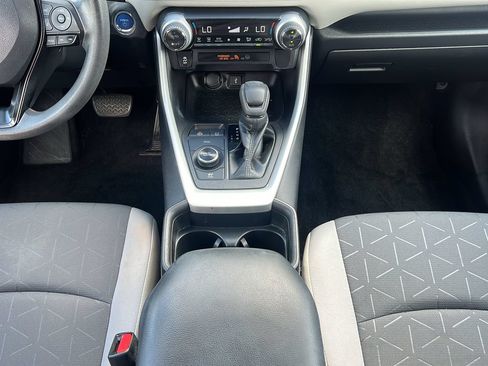 Used 2021 Toyota RAV4 XLE AWD/4WD image 15