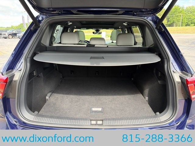 Used 2021 Volkswagen Tiguan SEL Premium R-Line AWD/4WD image 27