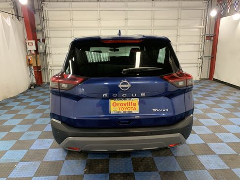 Used 2023 Nissan Rogue SV image 4