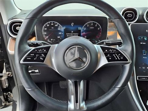 Used 2024 Mercedes-Benz GLC 300 image 10