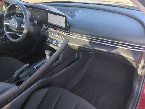 Used 2024 Hyundai Elantra SEL FWD image 29
