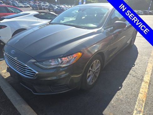 Used 2019 Ford Fusion SE FWD image 3