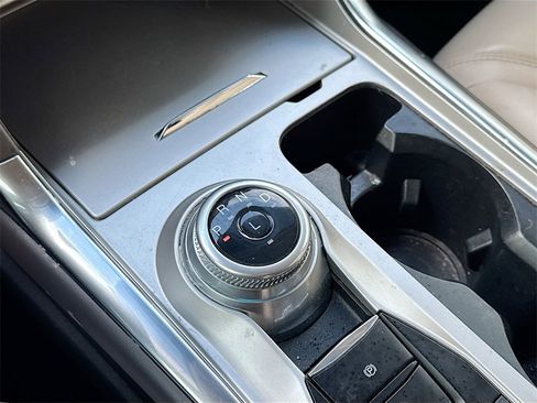 Used 2022 Ford Explorer Platinum w/ Equipment Group 601A image 17